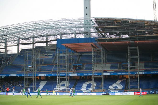 Obras en el estadio de Riazor durante el Dépor-Sporting (Foto: Iris Miquel).