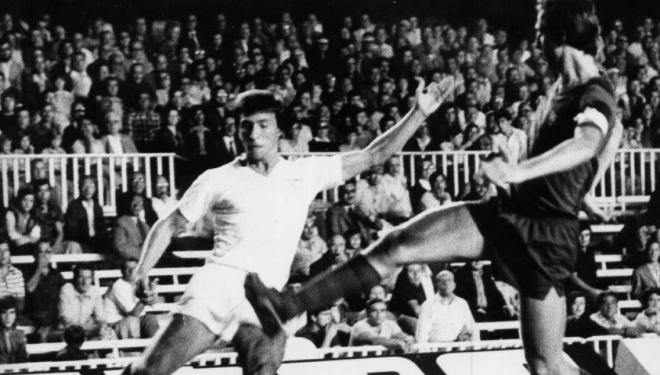 Pablo Blanco, junto a Cruyff, en su etapa como jugador.