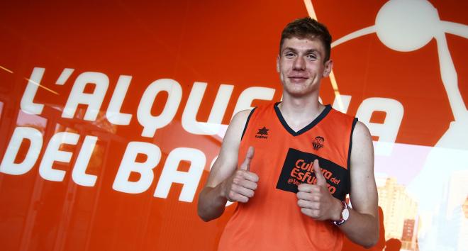 Thomas Pavelka, de 2,17 m. (Foto: Valencia Basket)