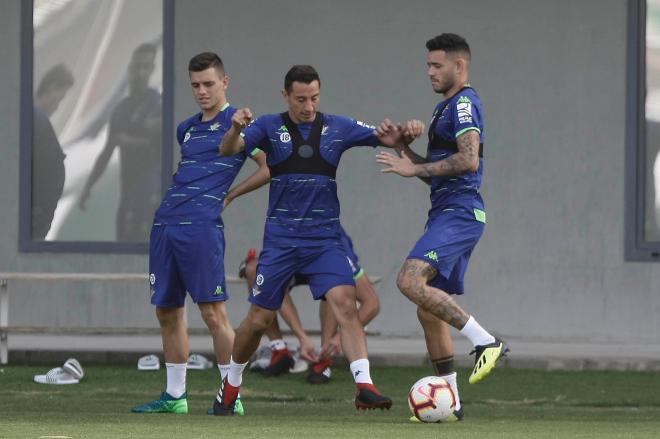 Lo Celso, Guardado y Sanabria, en el entrenamiento del Betis (Foto: Joaquín Corchero).