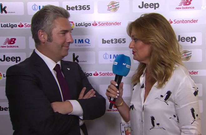 Josu Urrutia entrevistado por Mónica Marchante antes del duelo ante el Real Madrid.