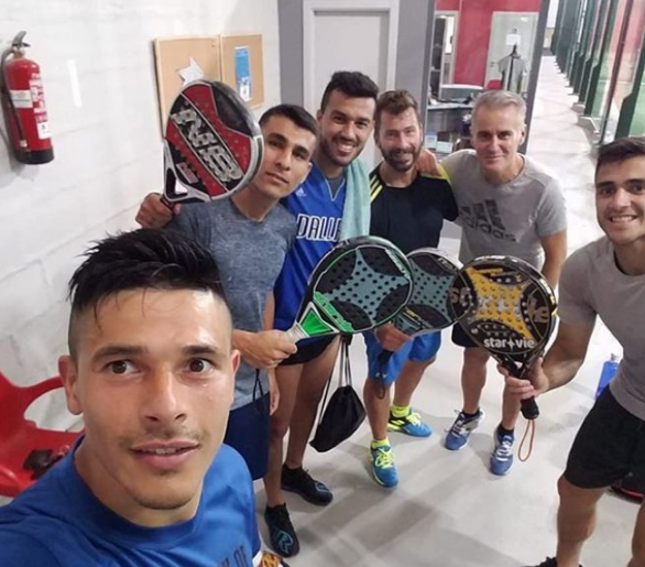 Roncaglia, Maxi, Cabral y Júnior en el pádel (Foto: Instagram).