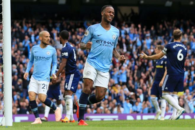 Sterling celebra su gol ante el Manchester City.