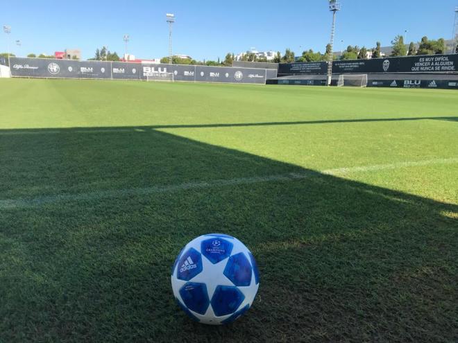 El balón para la Champions ya está en Paterna. (Foto: Valencia CF)