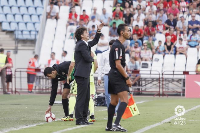 Idiakez da instrucciones en Almería (LaLiga).