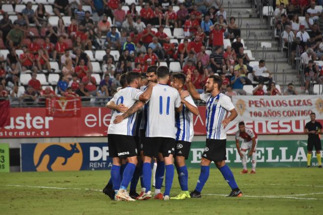 Celebración de uno de los goles del Decano. (Tenor)