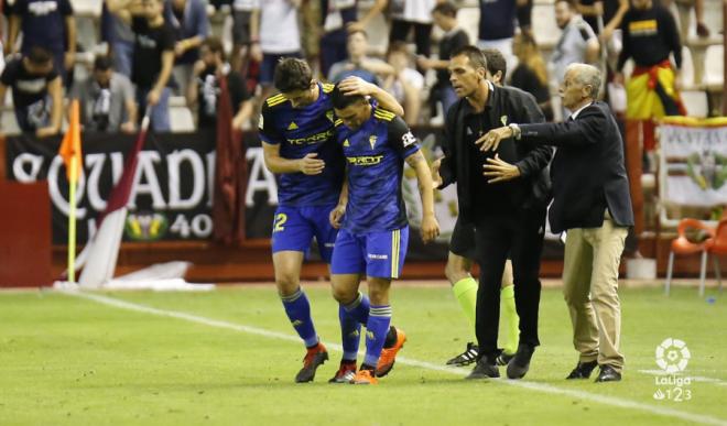 Dani Romera e Ivan Kecojevic celebran el gol del atacante ante el Albacete (Foto: LaLiga).