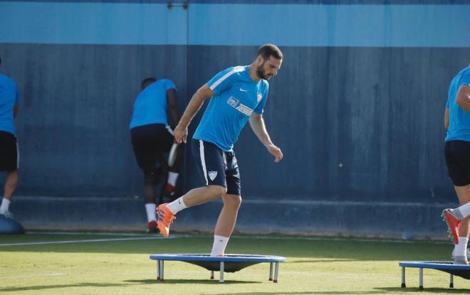 David Lombán acaba contrato y su renovación se decidirá a final de temporada. Babin podría ser su sustituto o un complemento extra para la zaga del Málaga. (Foto: Málaga)
