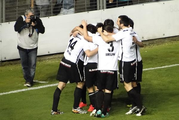 Los jugadores del Real Unión celebrando un gol en la final de la Copa Federación de 2015. (Foto: Giovanni Batista)