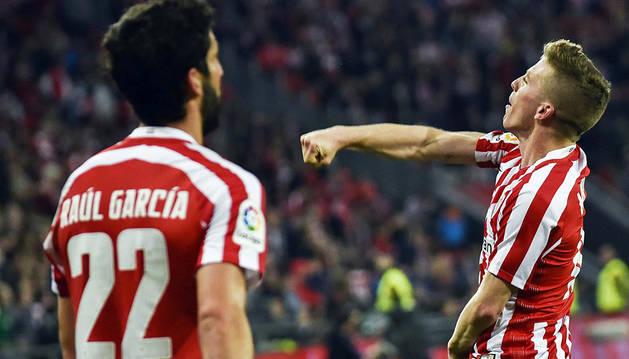 Raúl García e Iker Muniain son bazas importantes en la parcela ofensiva rojiblanca (Foto: EFE).