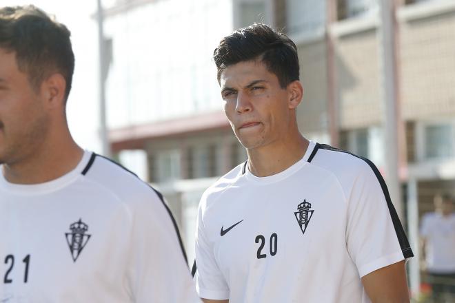 Cristian Salvador durante un entrenamiento en Mareo (Foto: Luis Manso).