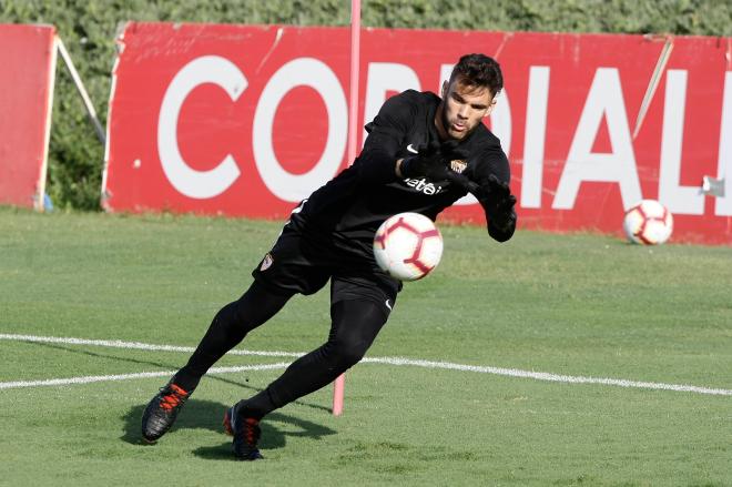 Juan Soriano, entrenando con el Sevilla.