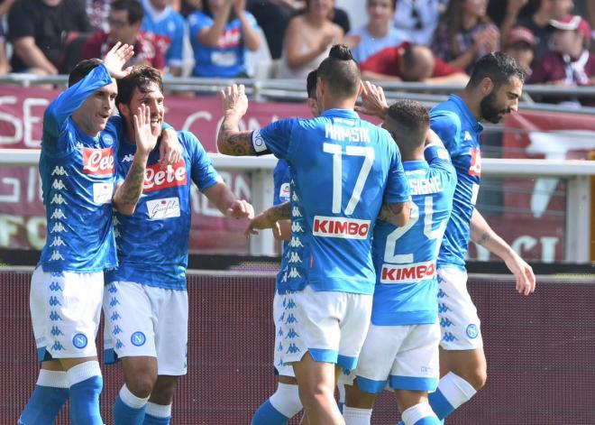 Los jugadores del Nápoles celebrando un gol.