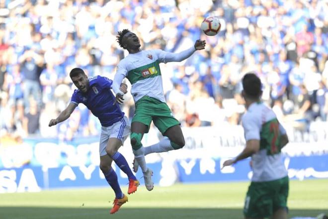 Diegui Johannesson en una acción del partido ante el Elche (Foto: Luis Manso).