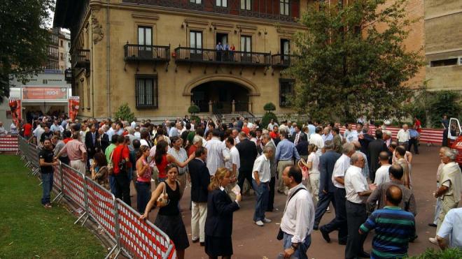 El palacio de Ibaigane ebulle en una jornada electoral del Athletic Club