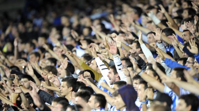 Los aficionados de la Real animando. (Foto: LaLiga).