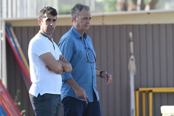 Paco Gallardo, junto a Joaquín Caparrós.