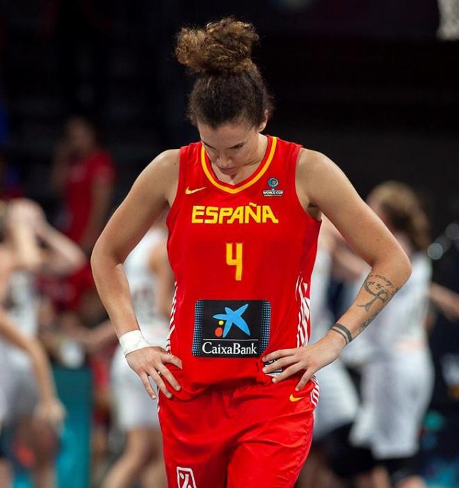 Laura Nicholls se lamenta tras la derrota de España ante Bélgica en el Mundial de Tenerife.