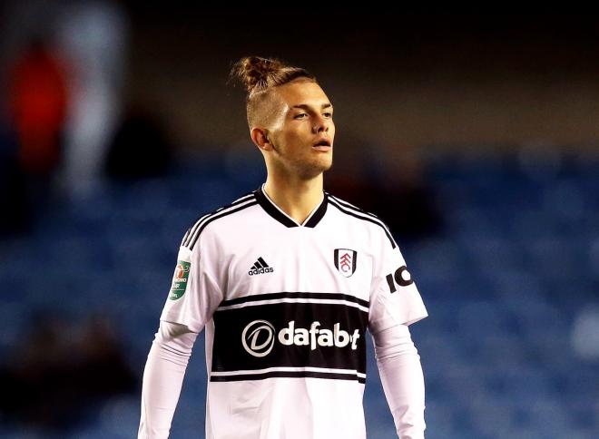 Harvey Elliott, en su debut con el Fulham en Copa de la Liga a los 15 años.