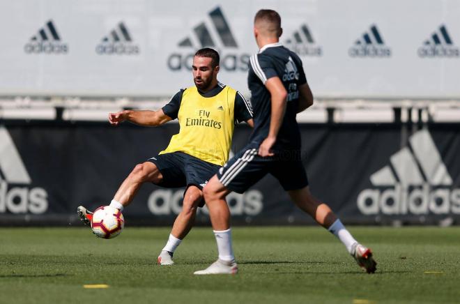 Carvajal, durante el entrenamiento de este jueves (Foto: Real Madrid).