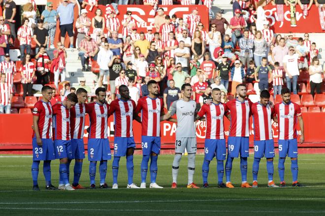 El Sporting, en el inicio del duelo ante Las Palmas (Foto: Luis Manso).