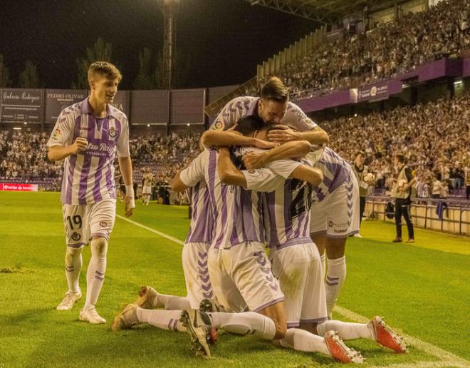 Los jugadores del Real Valladolid celebran el gol de Nacho Martínez al Levante UD (Foto: RealValladolid.es)
