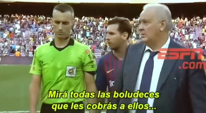 Messi recrimina a Jaime Latre.