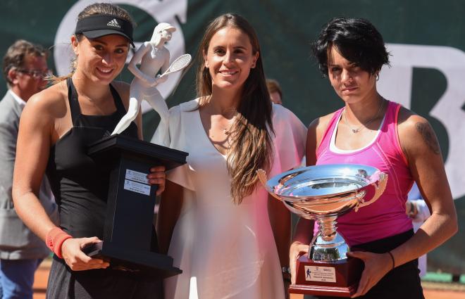 Paula Badosa (izquierda) gana BBVA Ciudad de Valencia de Tenis. (Foto: Eduardo Manzana)