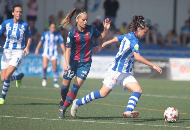 Claudia Zornoza, durante el partido entre el Sporting de Huelva y el Levante Femenino (LaLiga Santander).