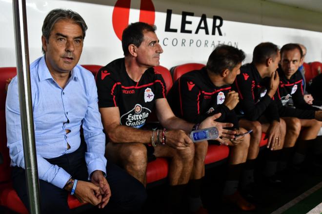 Natxo González, en el banquillo del Nou Estadi (Foto: Laia Solanellas).