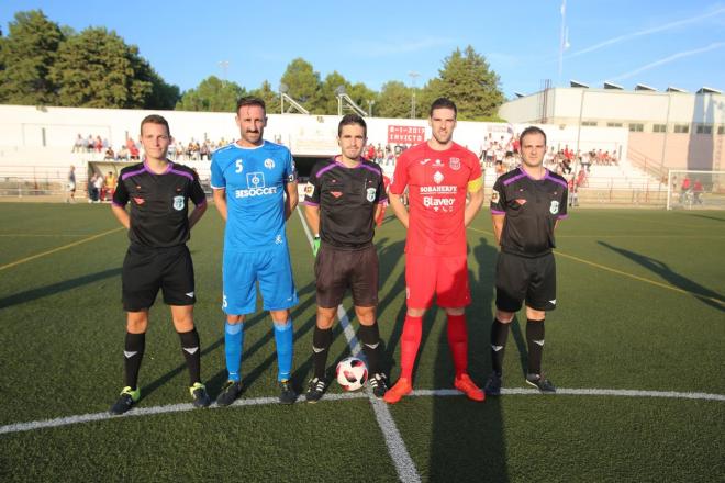 Los capitanes de El Palo y el Torreperogil (Foto: @CDTorreperogil).