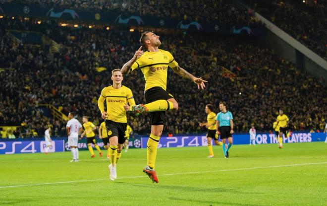 Alcácer celebra su gol en el Borussia Dortmund-Mónaco de Champions League.