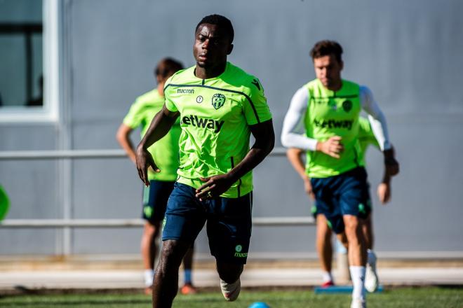 Moses Simon, en Buñol. (Foto: Levante UD)