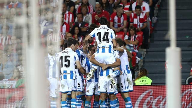 La Real celebra su segundo gol en el derbi de San Mamés (LaLiga)