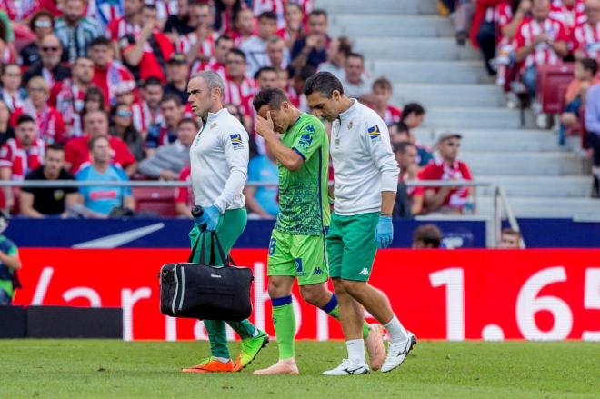 Andrés Guardado se lesionó en el partido ante el Atlético.