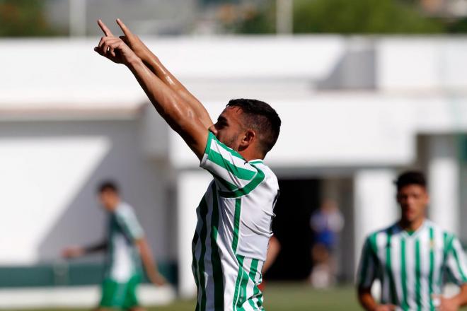 Nané celebra su gol al Gerena (Foto: RBB).