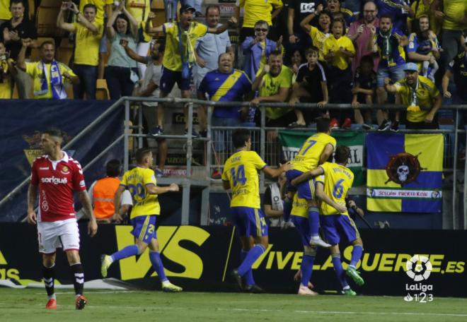 El equipo amarillo festeja el gol ante el Nástic (Foto: LaLiga).