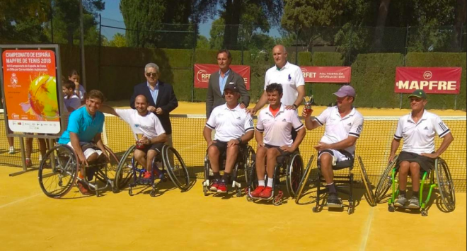 Componentes del equipo andaluz, subcampeón del Campeonato de España de tenis en silla de ruedas.