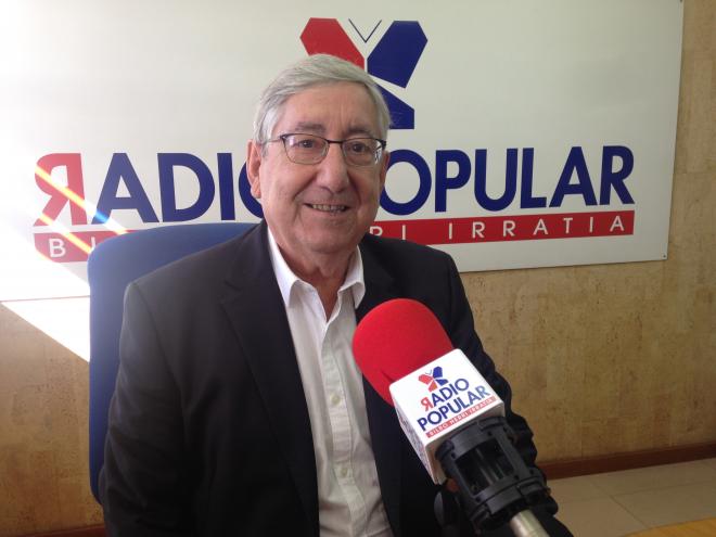 Luis Mari Elustondo, presidente de la FVF, en los estudios de Radio Popular de Bilbao