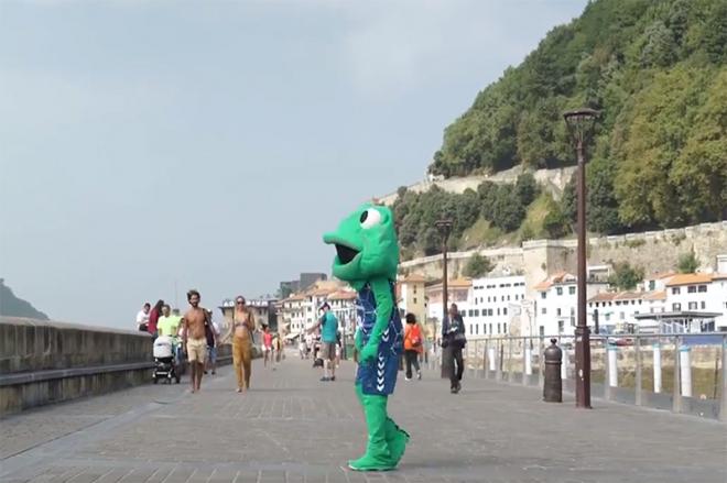 'Gipu', durante el vídeo. (Foto: Gipuzkoa Basket).