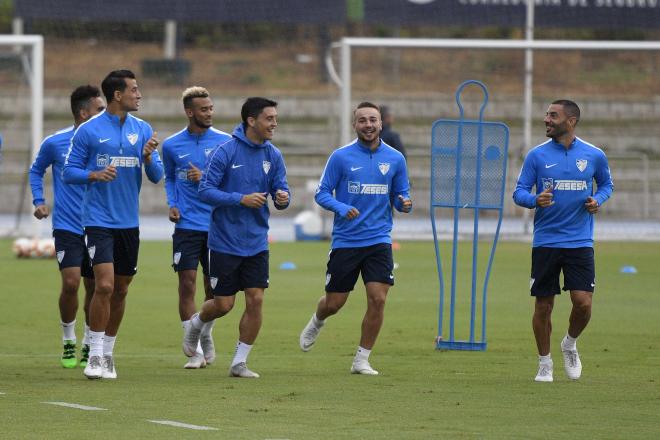 Varios jugadores del Málaga, en un entrenamiento de esta semana.