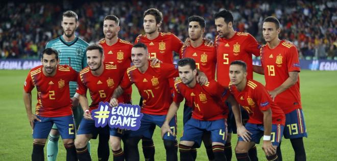 Once titular de España ante Inglaterra en el Villamarín (Foto: EFE).