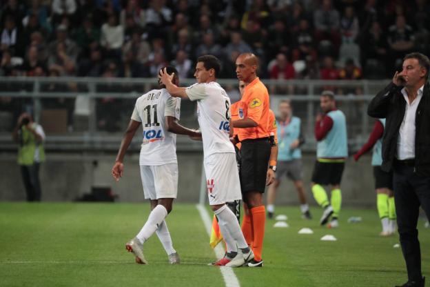 Ganso, uno de los cedidos, en su debut con el Amiens.