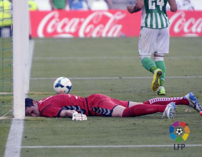 Jaime Jiménez, tras encajar el gol de la derrota en el Villamarín (Foto: RealValladolid.es)