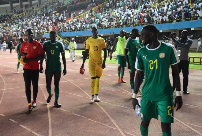 N'Diaye y los jugadores de Senegal, tras ganar en Sudán.