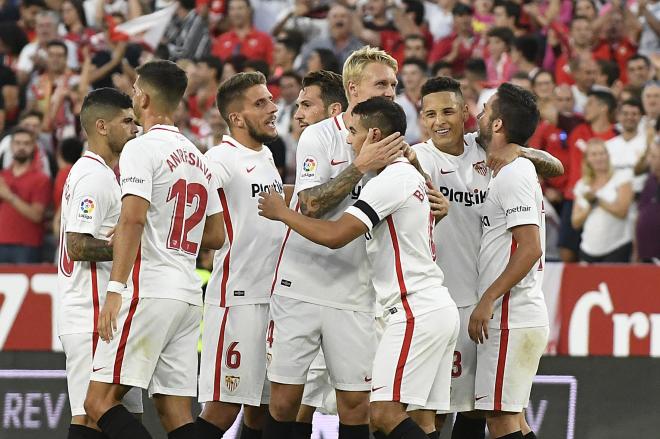 Jugadores del Sevilla celebran un gol esta temporada. (@SevillaFC)
