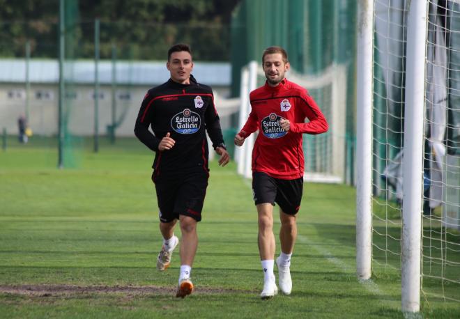 Fede Cartabia se ejercita sobre el césped de Abegondo (Foto: Iris Miquel).