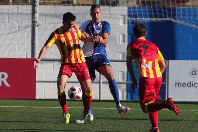 Lance del partido entre el Lleida Esportiu y el CD Ebro.