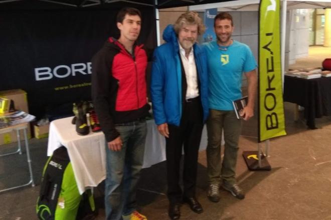 Reinhold Messner con Alex Txikon en el Palacio Euskalduna.