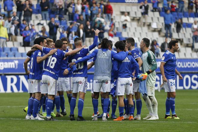 El Real Oviedo celebra la victoria ante Osasuna (Foto: Luis Manso).